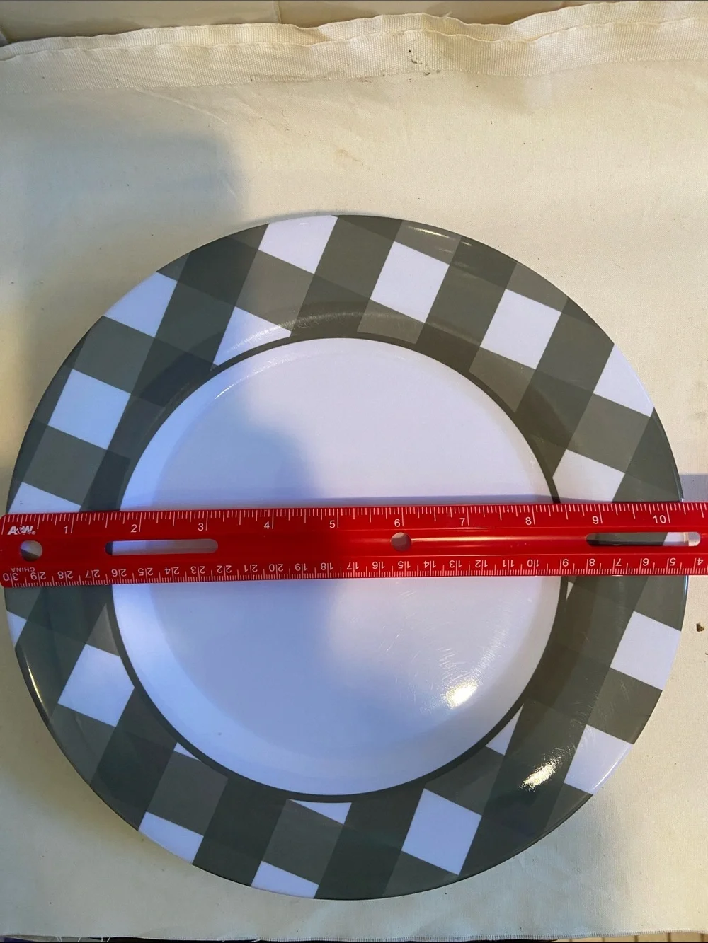 🌸Melamine Dinner or Picnic Plates Checkered Border 10.5”